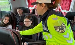 Bolu'da jandarma ekipleri, sürücülerin bayramını kutladı