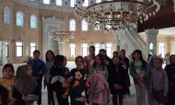 Of'ta "Genç Gönüllerle, Çocuk Gönüller Buluşuyor" programı düzenlendi