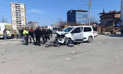 Ordu'da öğrenci servisi ile hafif ticari aracın çarpıştığı kazada 10 kişi yaralandı