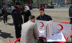 Of'ta öğretmenler ile veliler kan bağışında bulundu