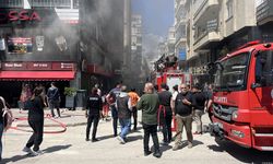 Antalya'da iş hanında çıkan yangın korkuttu