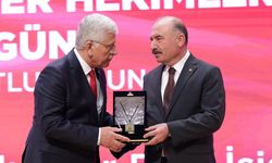 Çorum Valisine Hizmet Ödülü