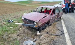 Otomobil Devrildi, 6 Kişi Yaralandı