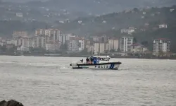 Trabzon'daki Fırtınada Dalgalara Kapılan 2 Lise Öğrencisini Arama Çalışmalarına Ara Verildi