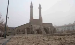 8 Asırlık Medreseye Sprey Boyayla Yazılan Yazılar, Cezasız Kalmadı