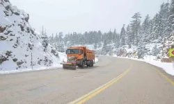 Antalya-Konya Karayolunda Kar Kalınlığı 25 Santime Ulaştı