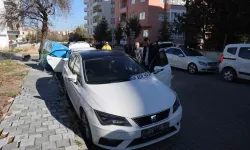 Aracına Çarpan Sürücüye Kızdı: "Arabayı Duman Etmişsin"