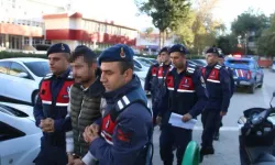 Arkadaşını Öldüren Kuşkulu ve Ona Yardım Ettiği Öne Sürülen İki Kişi Adliyeye Sevk Edildi