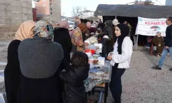 Erciş’te Filistin’e Yardım Kampanyası Düzenlendi