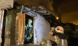 Eyüpsultan’da Tek Katlı Gecekonduda Yangın: 1 Ağır Yaralı