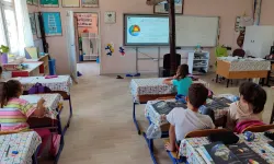 Kırsaldaki Birleştirilmiş Sınıflı İlkokullara Öbür Okullardan Etkileşimli Tahta Dayanağı