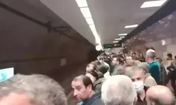 Metroda Meydana Gelen Arıza Yolcuları İsyan Ettirdi