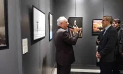 Şiir ve Fotoğrafı Buluşturan "Nurullah Genç Görünenin Şiiri" Fotoğraf Standı Üsküdar’da Açıldı