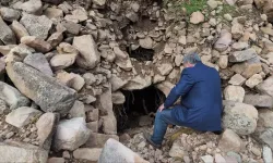 Zelzele Bölgesinde Obruklardan Çıkan Sıvı Vatandaşları Meraklandırdı