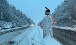 Bolu Dağı Geçişinde Aralıklarla Kar Yağışı Tesirli Oluyor