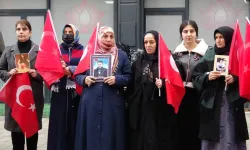 Evlat Nöbetindeki Anne: “Çocuklarımızı Kaybettiğimiz HDP Kapısında İstiyoruz”