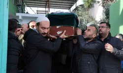 İzmir’de 12 Yaşında Bıçakla Öldürülen Behiye Son Seyahatine Uğurlandı