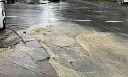 Kanalizasyon Borusu Patladı, Cadde Göle Döndü