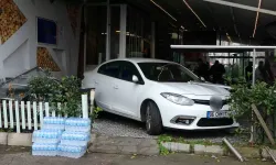 Ordu’da Araba Kafe Bahçesine Daldı: 3 Yaralı
