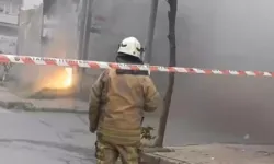 Sultangazi’de Akaryakıt İstasyonu Yakınlarında Patlayan Trafo Paniğe Neden Oldu