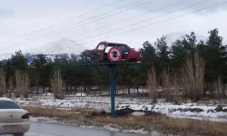 Trafik Kazalarını Önlemek İçin Hurda Araçlarla Değişik Farkındalık