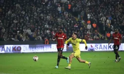 Trendyol Üstün Lig: Gaziantep Fk: 0 - Fenerbahçe: 0 (İlk Yarı)