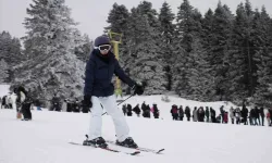 Uludağ’da Teleferik ve Telesiyej İzdihamı, Metrelerce Kuyruk Oluştu