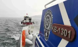 Van Gölü’nde Motor Arızası Yaşayan Tekneyi Gemi Adamları Kurtardı