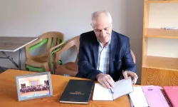 Bu Muhtarın Tek Rakibi Kendisi