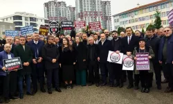 Eğitimciler, Okul Çıkışı Darp Edilen Müdür İçin Toplandı