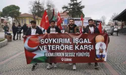 Gazze’ye Takviye İçin Bir Ortaya Gelen Üniversite Öğrencilerinden Sessiz Yürüyüş