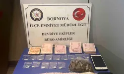 İzmir’de Bir Aracın Teyp Kısmından Kokain ve Binlerce Lira Çıktı