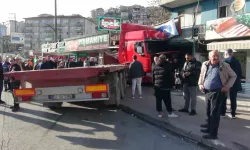 Makaslayan Tır Çay Ocağına Daldı: 4 Yaralı