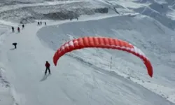 Palandöken’de Yamaç Paraşütü Keyfi