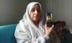 Sarsıntıda Oğlunu, Gelinini ve İki Torununu Kaybetti
