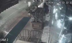 Tezgahtaki Tatlıları Çalan Hırsız Dükkan Sahibini Zahmetten Çıkarttı