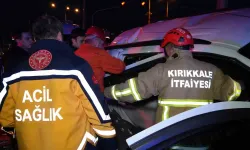 Tırın Çarptığı Hafif Ticari Araç Hurdaya Döndü: 3 Yaralı