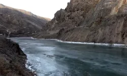 Türkiye’nin En Süratli Akan Irmağı Olan Çoruh Buz Tuttu