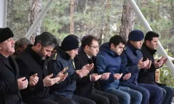 Van’da Çığ Altında Kalan Tosyalı Şehit Ufuk Deniz Kabri Başında Anıldı