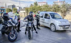 Yolu 3 Dakika Kısaltmak İçin 690 TL Ödediler, Polisi Görünce Şaşkına Döndüler