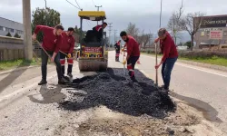 Asfalt Çalışanlarının Ramazan Ayında 200 Dereceyi Bulan Sıcaklıkta Ekmek Gayreti