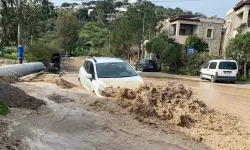 Bodrum’da İsale Sınırı Patladı, Yollar Göle Döndü