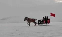 Çıldır Gölü’nde Atlı Kızak Keyfi