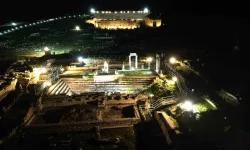 Efes’ten Sonra Gece Ziyaretlerine Açılan Hierapolis ve Pamukkale’nin Yeni İmajı Mest Etti