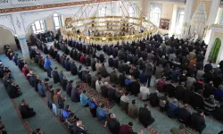 Kilis’te Cuma Namazı Sonrası Filistinliler İçin Dua Edildi