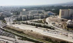 Mersin Üniversitesi Otoparkta Güneşten Elektrik Üretecek
