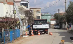 Sarkan Kablo Motosiklet Şoförünün Boğazını Kesti, Mevtten Döndü