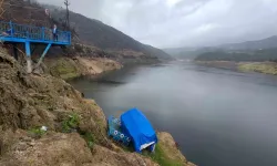 Tekneyle Gezilebilen Barajda Ürküten Görünüm