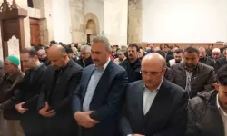 Zelzeleden Sonra Restore Edilen Tarihi Cami Birinci Teravihle İbadete Açıldı