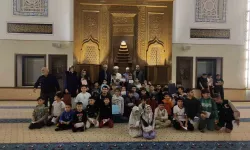 (Özel) Bursa’da Teravih Namazına En Çok Gelen Çocuklara Tablet ve Akıllı Saat Mükafatı